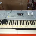 01 TECLADO MUSICAL MODELO KB 224 MARCA KEY BLACK. (NO ESTADO) ATENÇÃO! FAZER A VISITAÇÃO ANTES DE ARREMATAR, NÃO SABEMOS SE FUNCIONA, LEILÃO NÃO TEM GARANTIA E NEM DEVOLUÇÃO, SUJEITO A POSSÍVEIS AVARIAS VISÍVEIS/OCULTAS E/OU AUSÊNCIA DE COMPONENTES.