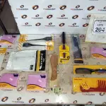 01 LOTE COM UTENSÍLIOS DE HIGIENE E CUIDADOS PESSOAIS DIVERSOS. (NO ESTADO) ATENÇÃO! FAZER A VISITAÇÃO ANTES DE ARREMATAR, NÃO SABEMOS SE FUNCIONA, LEILÃO NÃO TEM GARANTIA E NEM DEVOLUÇÃO, SUJEITO A POSSÍVEIS AVARIAS VISÍVEIS/OCULTAS E/OU AUSÊNCIA DE COMPONENTES.