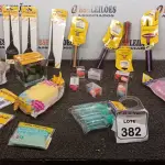 01 LOTE COM UTENSÍLIOS DE HIGIENE E CUIDADOS PESSOAIS DIVERSOS. (NO ESTADO) ATENÇÃO! FAZER A VISITAÇÃO ANTES DE ARREMATAR, NÃO SABEMOS SE FUNCIONA, LEILÃO NÃO TEM GARANTIA E NEM DEVOLUÇÃO, SUJEITO A POSSÍVEIS AVARIAS VISÍVEIS/OCULTAS E/OU AUSÊNCIA DE COMPONENTES.