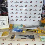 01 LOTE COM UTENSÍLIOS DE HIGIENE E CUIDADOS PESSOAIS DIVERSOS. (NO ESTADO) ATENÇÃO! FAZER A VISITAÇÃO ANTES DE ARREMATAR, NÃO SABEMOS SE FUNCIONA, LEILÃO NÃO TEM GARANTIA E NEM DEVOLUÇÃO, SUJEITO A POSSÍVEIS AVARIAS VISÍVEIS/OCULTAS E/OU AUSÊNCIA DE COMPONENTES.