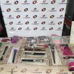 01 LOTE COM UTENSÍLIOS DE HIGIENE E CUIDADOS PESSOAIS DIVERSOS. (NO ESTADO) ATENÇÃO! FAZER A VISITAÇÃO ANTES DE ARREMATAR, NÃO SABEMOS SE FUNCIONA, LEILÃO NÃO TEM GARANTIA E NEM DEVOLUÇÃO, SUJEITO A POSSÍVEIS AVARIAS VISÍVEIS/OCULTAS E/OU AUSÊNCIA DE COMPONENTES.