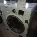 01 LAVA E SECA MODELO WD856UHSAWQF 220V MARCA SAMSUNG. (NO ESTADO) ATENÇÃO! FAZER A VISITAÇÃO ANTES DE ARREMATAR, NÃO SABEMOS SE FUNCIONA, LEILÃO NÃO TEM GARANTIA E NEM DEVOLUÇÃO, SUJEITO A POSSÍVEIS AVARIAS VISÍVEIS/OCULTAS E/OU AUSÊNCIA DE COMPONENTES.