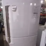 01 GELADEIRA 110V MODELO INVERSE MARCA BRASTEMP. (NO ESTADO) ATENÇÃO! FAZER A VISITAÇÃO ANTES DE ARREMATAR, NÃO SABEMOS SE FUNCIONA, LEILÃO NÃO TEM GARANTIA E NEM DEVOLUÇÃO, SUJEITO A POSSÍVEIS AVARIAS VISÍVEIS/OCULTAS E/OU AUSÊNCIA DE COMPONENTES.
