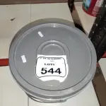 01 BALDE DE TINTA PVA NA COR MARFIM DE 16L MARCA MISTERLAR. (NO ESTADO) ATENÇÃO! FAZER A VISITAÇÃO ANTES DE ARREMATAR, NÃO SABEMOS SE FUNCIONA, LEILÃO NÃO TEM GARANTIA E NEM DEVOLUÇÃO, SUJEITO A POSSÍVEIS AVARIAS VISÍVEIS/OCULTAS E/OU AUSÊNCIA DE COMPONENTES.