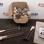 01 CAIXA C/ GANCHO EXPOSITOR PARA PRATELEIRA. (NO ESTADO) ATENÇÃO! FAZER A VISITAÇÃO ANTES DE ARREMATAR, NÃO SABEMOS SE FUNCIONA, LEILÃO NÃO TEM GARANTIA E NEM DEVOLUÇÃO, SUJEITO A POSSÍVEIS AVARIAS VISÍVEIS/OCULTAS E/OU AUSÊNCIA DE COMPONENTES.
