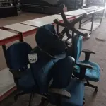 05 CADEIRAS DE ESCRITÓRIO. (NO ESTADO) ATENÇÃO! FAZER A VISITAÇÃO ANTES DE ARREMATAR, NÃO SABEMOS SE FUNCIONA, LEILÃO NÃO TEM GARANTIA E NEM DEVOLUÇÃO, SUJEITO A POSSÍVEIS AVARIAS VISÍVEIS/OCULTAS E/OU AUSÊNCIA DE COMPONENTES.