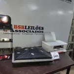 01 IMPRESSORA MODELO DESKJET 1115 MARCA HP, 02 MONITORES E 01 EXPOSITOR PEQUENO. (NO ESTADO) ATENÇÃO! FAZER A VISITAÇÃO ANTES DE ARREMATAR, NÃO SABEMOS SE FUNCIONA, LEILÃO NÃO TEM GARANTIA E NEM DEVOLUÇÃO, SUJEITO A POSSÍVEIS AVARIAS VISÍVEIS/OCULTAS E/OU AUSÊNCIA DE COMPONENTES.