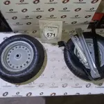02 RODAS DE CARRINHO DE MÃO. (NO ESTADO) ATENÇÃO! FAZER A VISITAÇÃO ANTES DE ARREMATAR, NÃO SABEMOS SE FUNCIONA, LEILÃO NÃO TEM GARANTIA E NEM DEVOLUÇÃO, SUJEITO A POSSÍVEIS AVARIAS VISÍVEIS/OCULTAS E/OU AUSÊNCIA DE COMPONENTES.