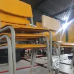 06 CADEIRAS INFANTIS NA COR AMARELA. (NO ESTADO) ATENÇÃO! FAZER A VISITAÇÃO ANTES DE ARREMATAR, NÃO SABEMOS SE FUNCIONA, LEILÃO NÃO TEM GARANTIA E NEM DEVOLUÇÃO, SUJEITO A POSSÍVEIS AVARIAS VISÍVEIS/OCULTAS E/OU AUSÊNCIA DE COMPONENTES.