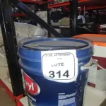 01 BALDE DE TINTA ACRÍLICA NA COR ROSA NUDE DE 18L MARCA DUCRYL. (NO ESTADO) ATENÇÃO! FAZER A VISITAÇÃO ANTES DE ARREMATAR, NÃO SABEMOS SE FUNCIONA, LEILÃO NÃO TEM GARANTIA E NEM DEVOLUÇÃO, SUJEITO A POSSÍVEIS AVARIAS VISÍVEIS/OCULTAS E/OU AUSÊNCIA DE COMPONENTES.