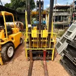 01 EMPILHADEIRA HYSTER H -50 PARA 2500 KG. NÃO ACOMPANHA O BOTIJÃO. (NO ESTADO) ATENÇÃO! FAZER A VISITAÇÃO ANTES DE ARREMATAR, NÃO SABEMOS SE FUNCIONA, LEILÃO NÃO TEM GARANTIA E NEM DEVOLUÇÃO, SUJEITO A POSSÍVEIS AVARIAS VISÍVEIS/OCULTAS E/OU AUSÊNCIA DE COMPONENTES.