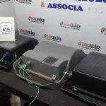 03 REFLETORES. (NO ESTADO) ATENÇÃO! FAZER A VISITAÇÃO ANTES DE ARREMATAR, NÃO SABEMOS SE FUNCIONA, LEILÃO NÃO TEM GARANTIA E NEM DEVOLUÇÃO, SUJEITO A POSSÍVEIS AVARIAS VISÍVEIS/OCULTAS E/OU AUSÊNCIA DE COMPONENTES.