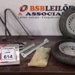 02 RODAS DE CARRINHO DE MÃO COMPLETAS. (NO ESTADO) ATENÇÃO! FAZER A VISITAÇÃO ANTES DE ARREMATAR, NÃO SABEMOS SE FUNCIONA, LEILÃO NÃO TEM GARANTIA E NEM DEVOLUÇÃO, SUJEITO A POSSÍVEIS AVARIAS VISÍVEIS/OCULTAS E/OU AUSÊNCIA DE COMPONENTES.