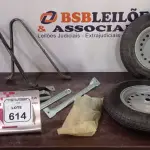 02 RODAS DE CARRINHO DE MÃO COMPLETAS. (NO ESTADO) ATENÇÃO! FAZER A VISITAÇÃO ANTES DE ARREMATAR, NÃO SABEMOS SE FUNCIONA, LEILÃO NÃO TEM GARANTIA E NEM DEVOLUÇÃO, SUJEITO A POSSÍVEIS AVARIAS VISÍVEIS/OCULTAS E/OU AUSÊNCIA DE COMPONENTES.