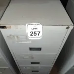 01 ARQUIVO DE AÇO COM 04 GAVETAS. (NO ESTADO) ATENÇÃO! FAZER A VISITAÇÃO ANTES DE ARREMATAR, NÃO SABEMOS SE FUNCIONA, LEILÃO NÃO TEM GARANTIA E NEM DEVOLUÇÃO, SUJEITO A POSSÍVEIS AVARIAS VISÍVEIS/OCULTAS E/OU AUSÊNCIA DE COMPONENTES.