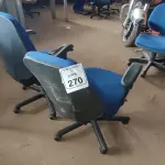 02 CADEIRAS DE ESCRITÓRIO GIRATÓRIA. (NO ESTADO) ATENÇÃO! FAZER A VISITAÇÃO ANTES DE ARREMATAR, NÃO SABEMOS SE FUNCIONA, LEILÃO NÃO TEM GARANTIA E NEM DEVOLUÇÃO, SUJEITO A POSSÍVEIS AVARIAS VISÍVEIS/OCULTAS E/OU AUSÊNCIA DE COMPONENTES.