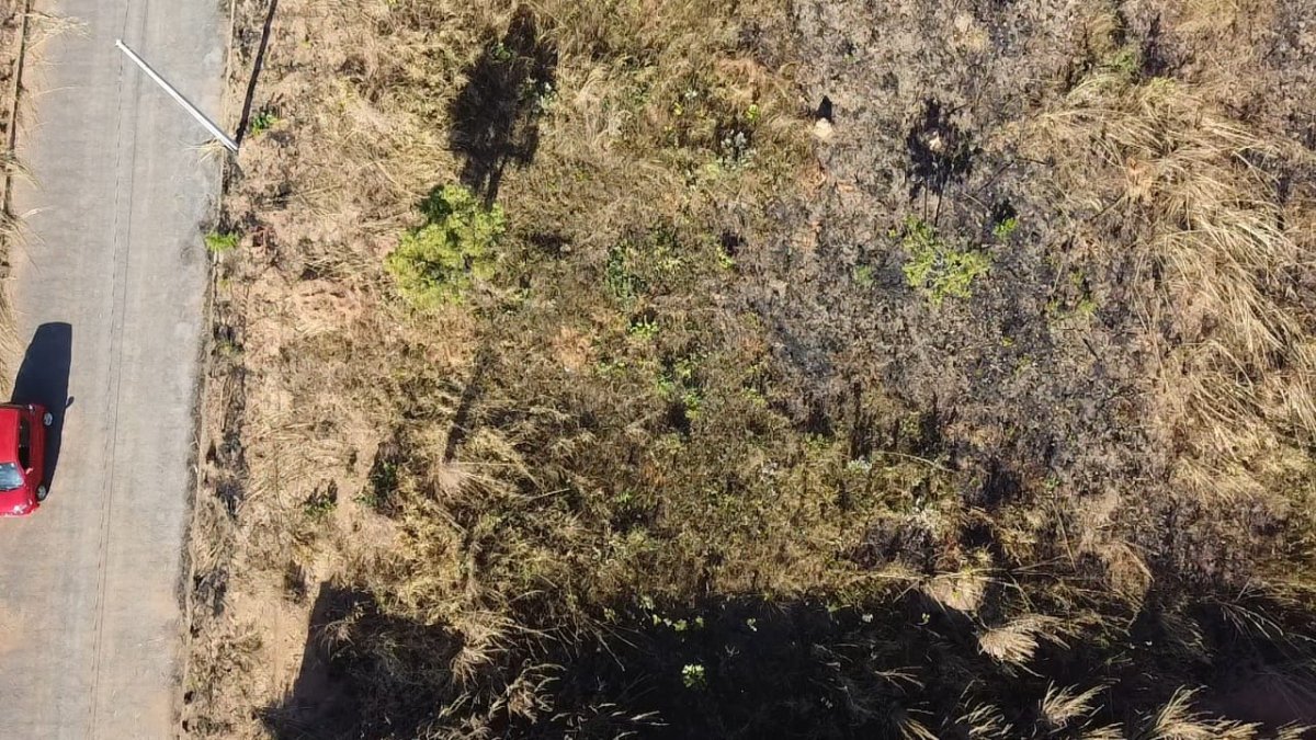 01 Lote Escriturado, Com Área De 300m², Matrícula Nº 13027. Situado Na Quadra 27 Lote 59 Condomínio Parque Jardim São Paulo- Luziânia-go. (5km Depois Da Entrada De Luziania E Possui Luz, Asfalto, Agua, localizado em Luziânia - GO