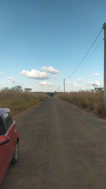 Imagem do imóvel 01 Lote Escriturado, Com Área De 300m², Matrícula Nº 13027. Situado Na Quadra 27 Lote 59 Condomínio Parque Jardim São Paulo- Luziânia-go. (5km Depois Da Entrada De Luziania E Possui Luz, Asfalto, Agua